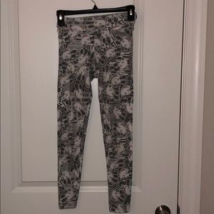 Disney mickey mouse print leggings. grey and white